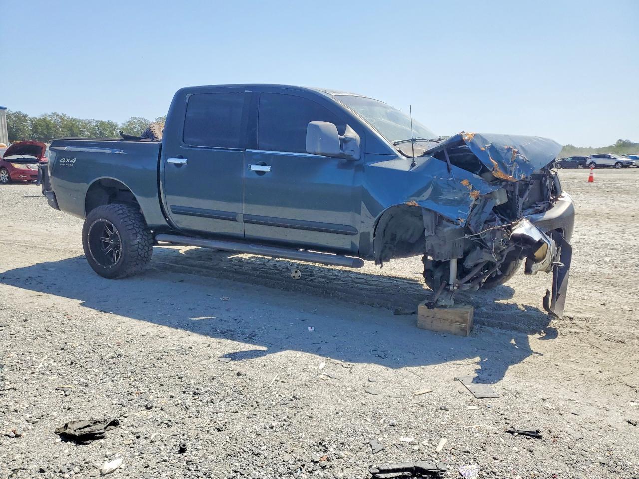 2004 Nissan Titan Xe - Image 4