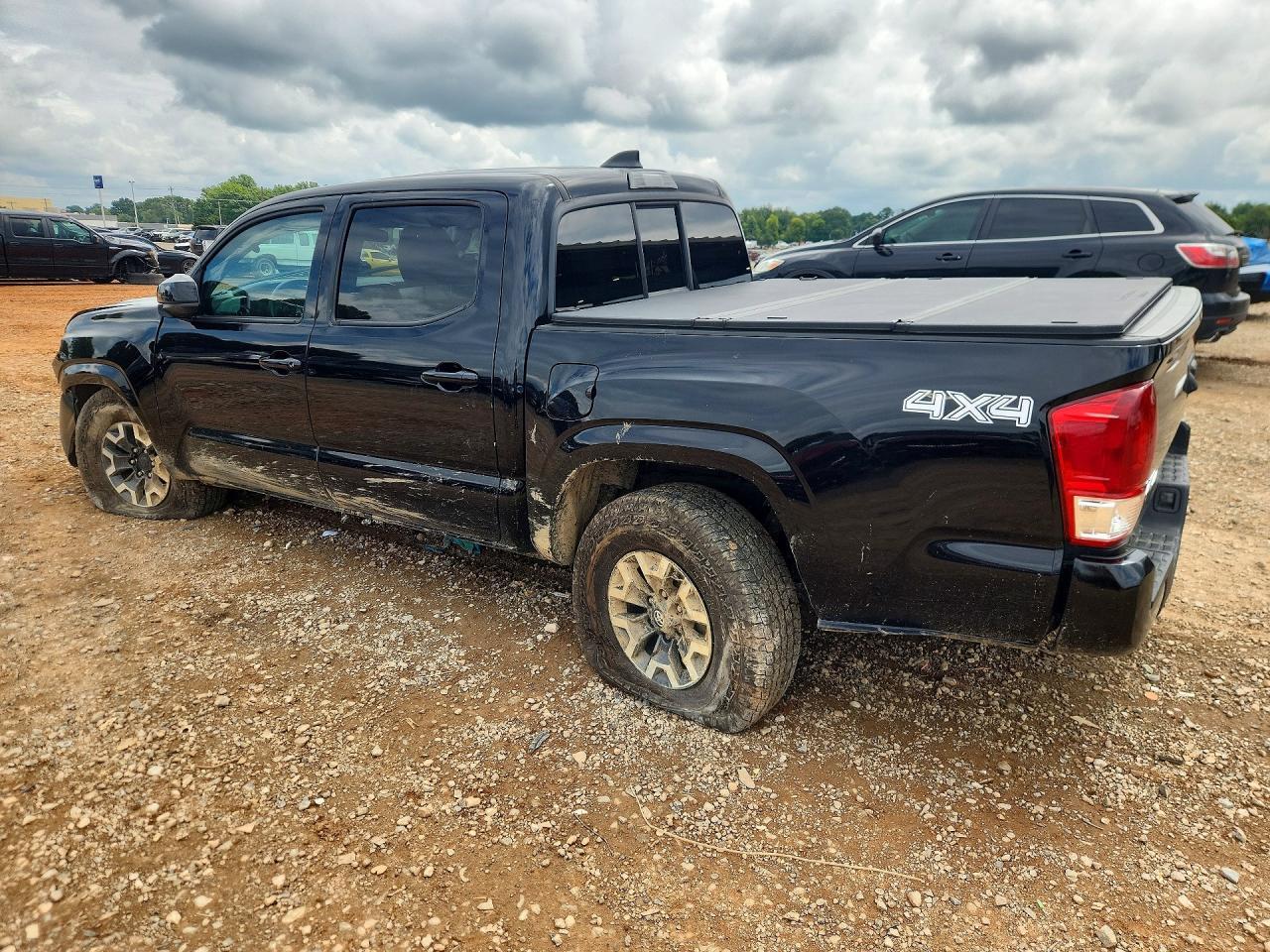 2023 Toyota Tacoma Sr V6 - Image 2