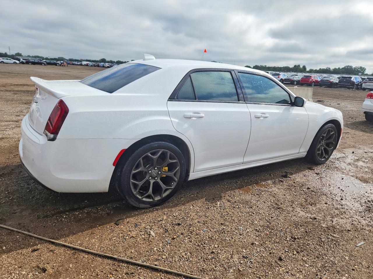 2018 Chrysler 300 S - Image 3