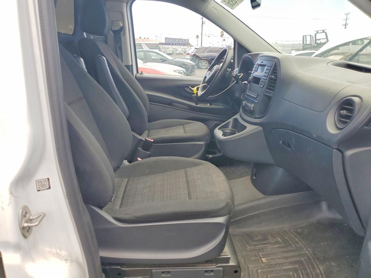 2017 Mercedes-Benz Metris - Фото 7