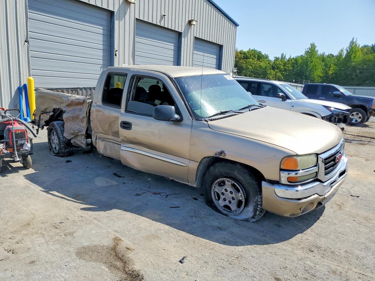 2004 GMC New Sierra C1500 - Фото 4