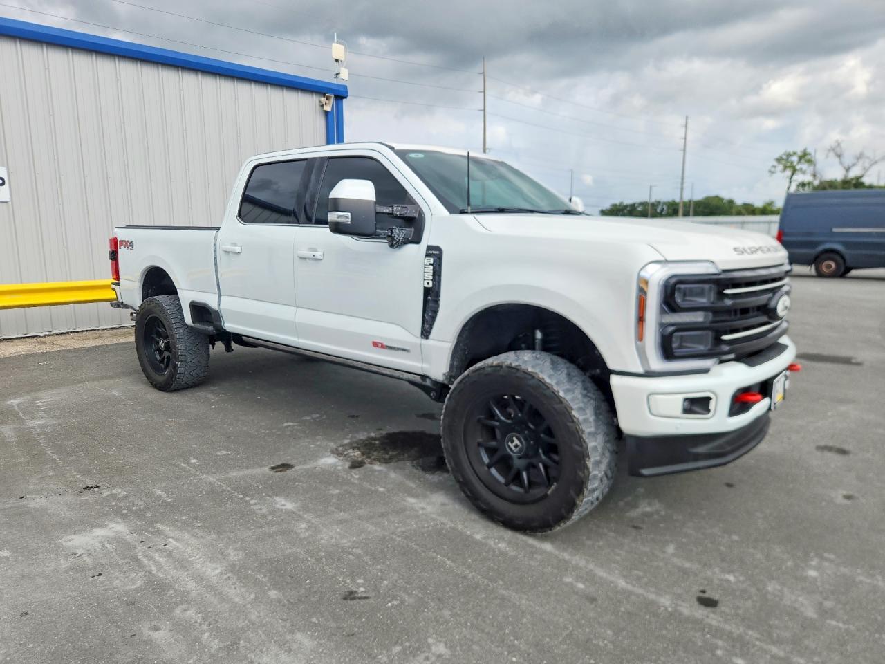 2024 Ford F250 Super Duty - Image 4