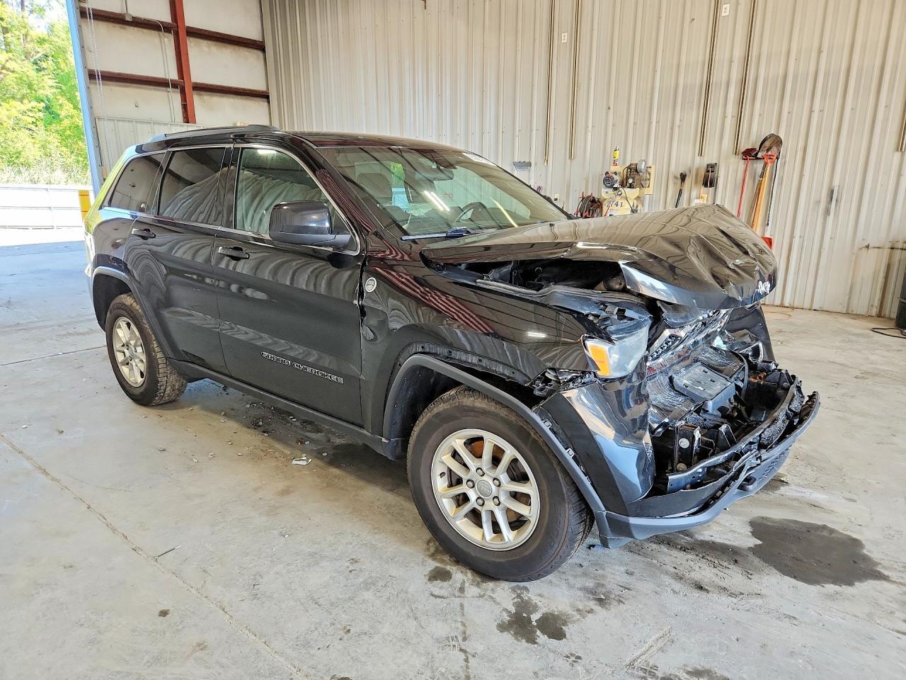 2019 Jeep Grand Cherokee Laredo - Image 4