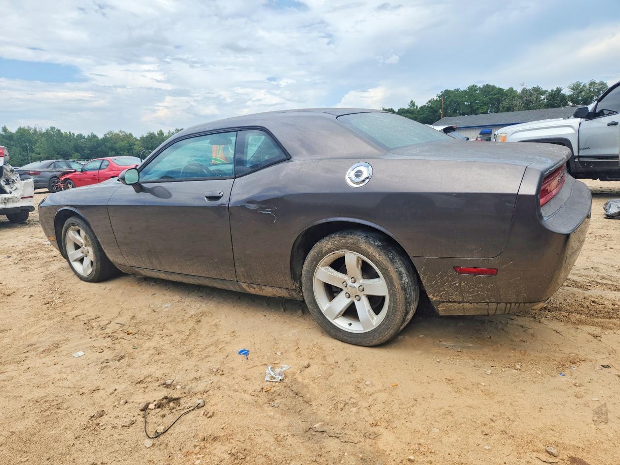 2014 Dodge Challenger Sxt - Image 2
