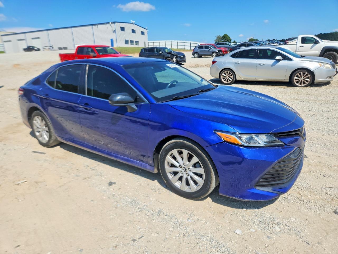 2018 Toyota Camry Le - Image 4