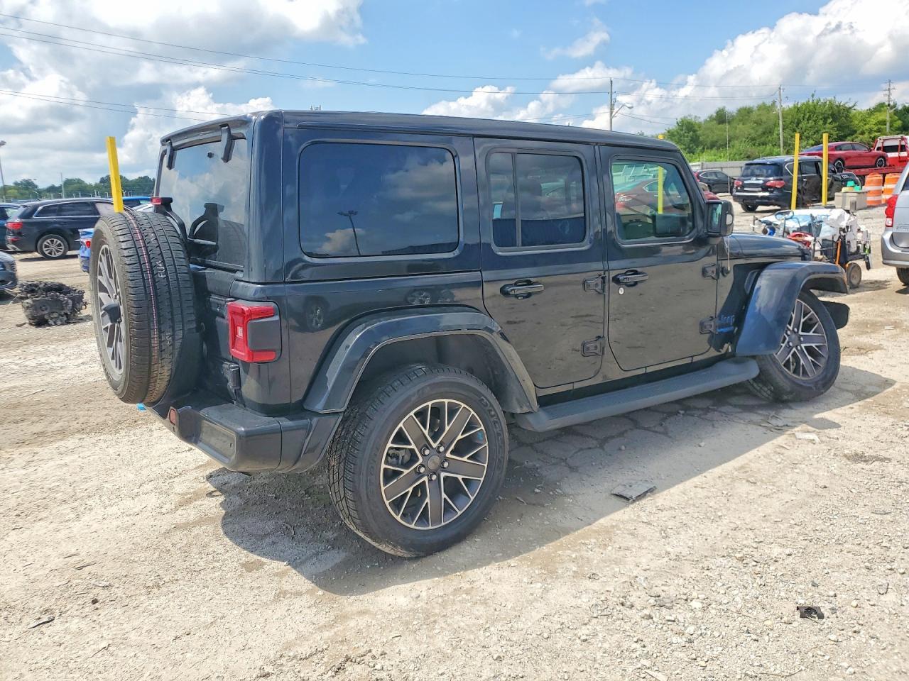 2022 Jeep Wrangler Unlimited Sahara 4Xe - Фото 3