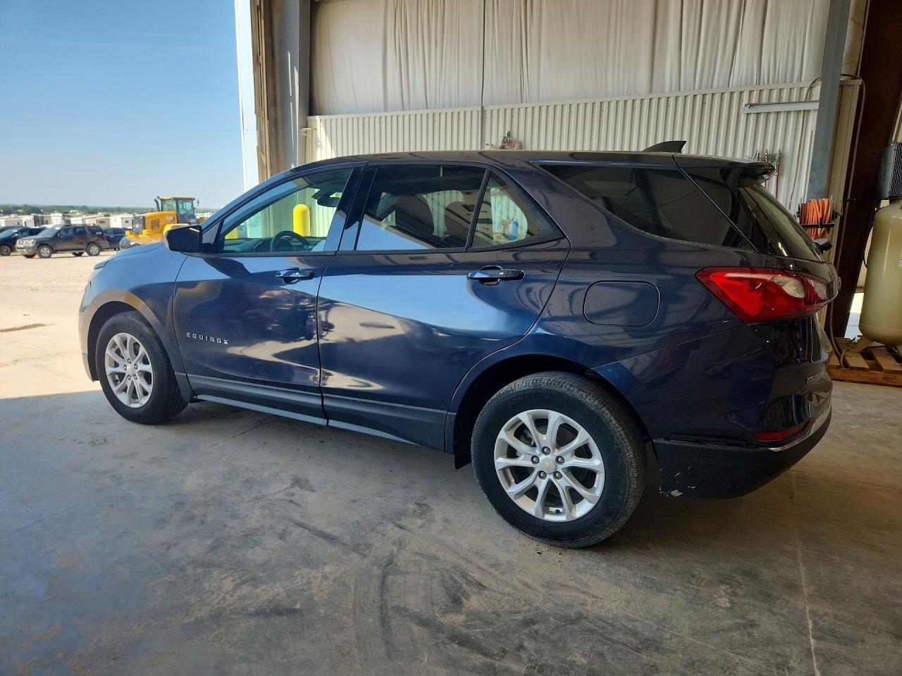 2018 Chevrolet Equinox Ls - Фото 2