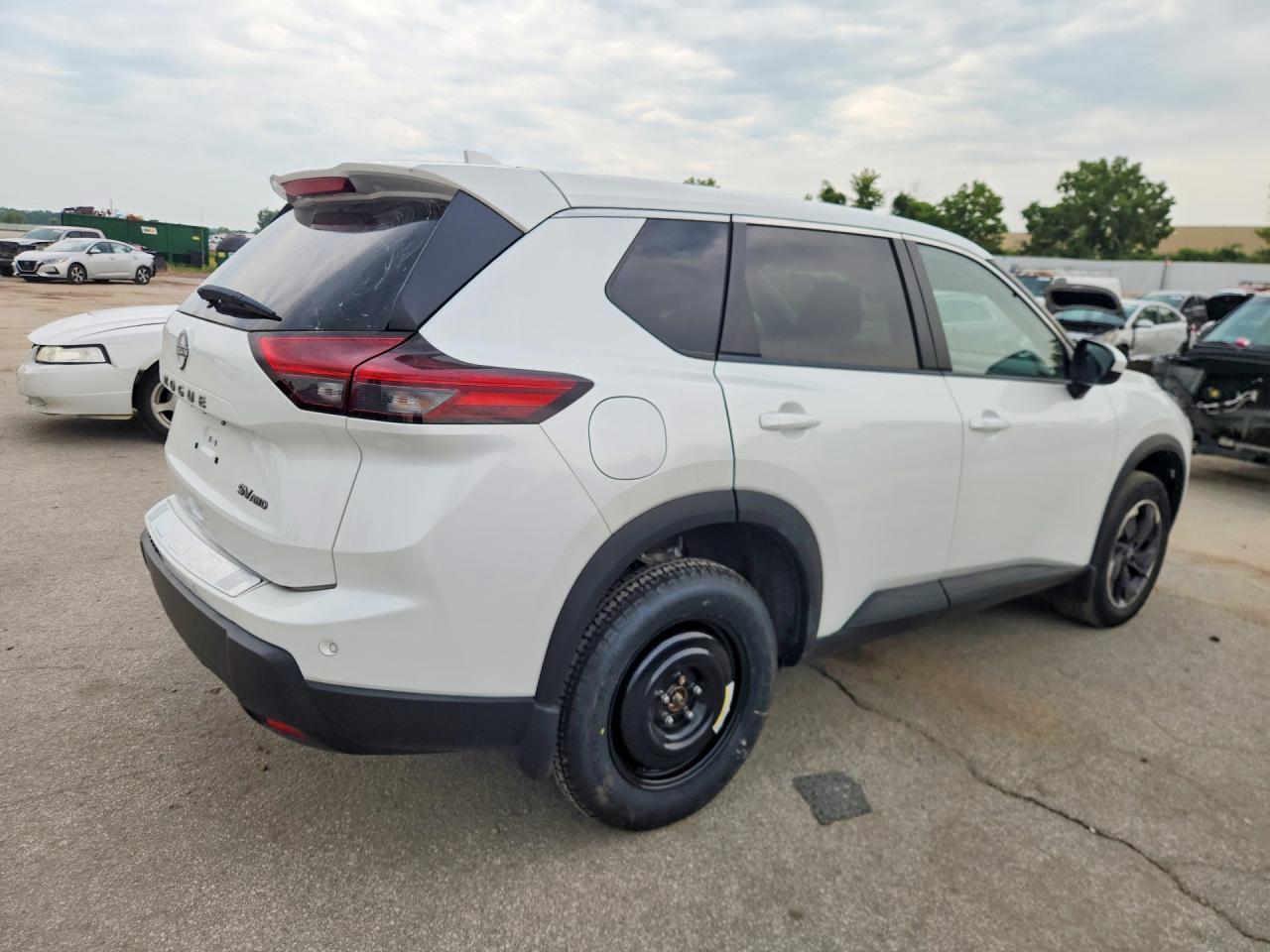 2024 Nissan Rogue Sv - Фото 3