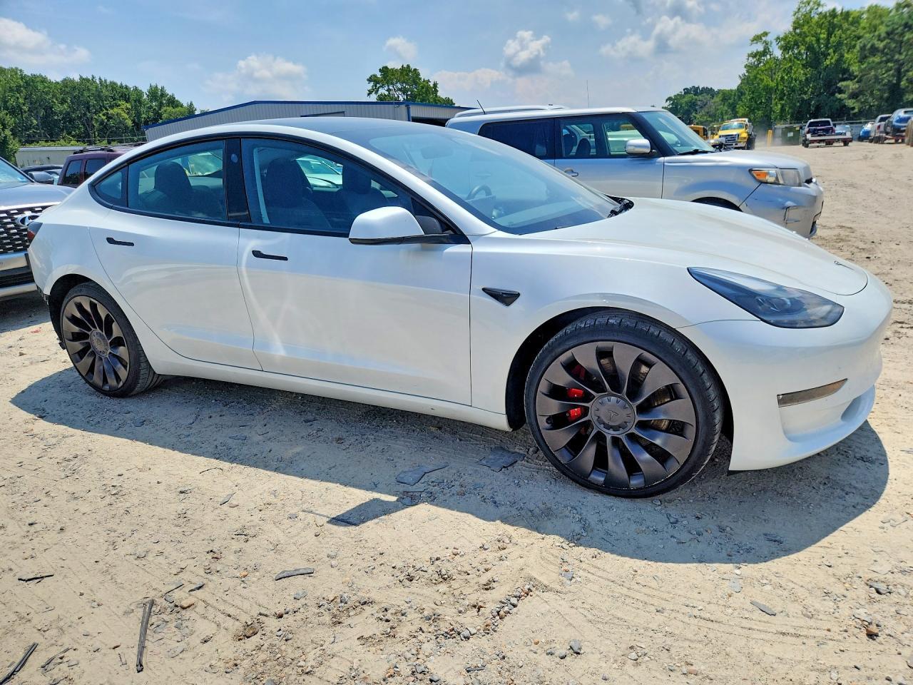 2023 Tesla Model 3 - Фото 4