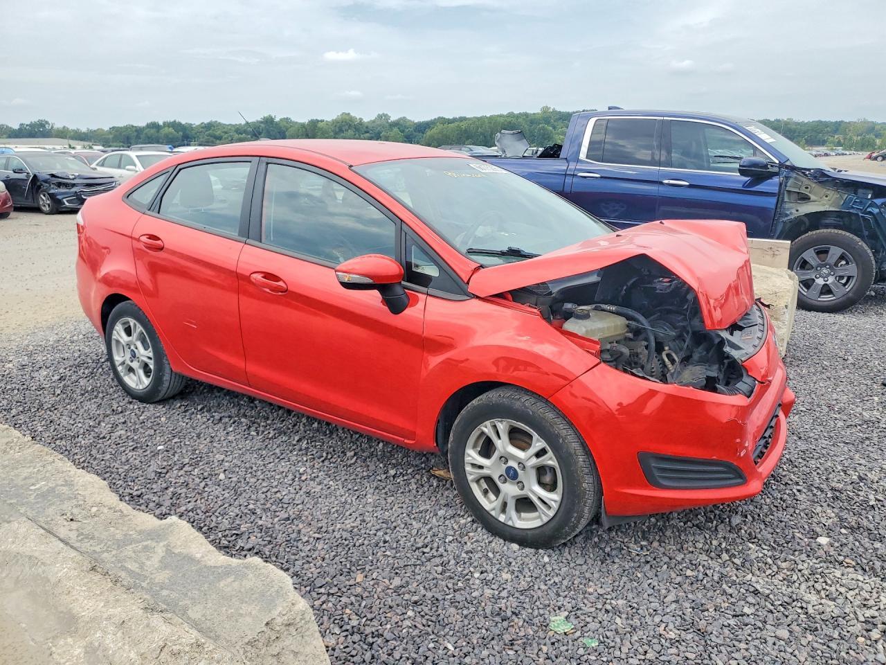 2014 Ford Fiesta Se - Фото 4