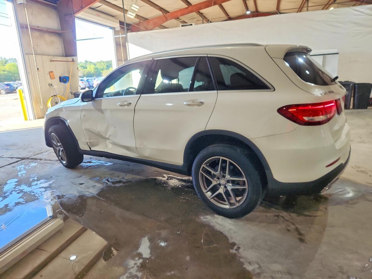 2016 Mercedes-Benz Glc 300 4Matic - Фото 2