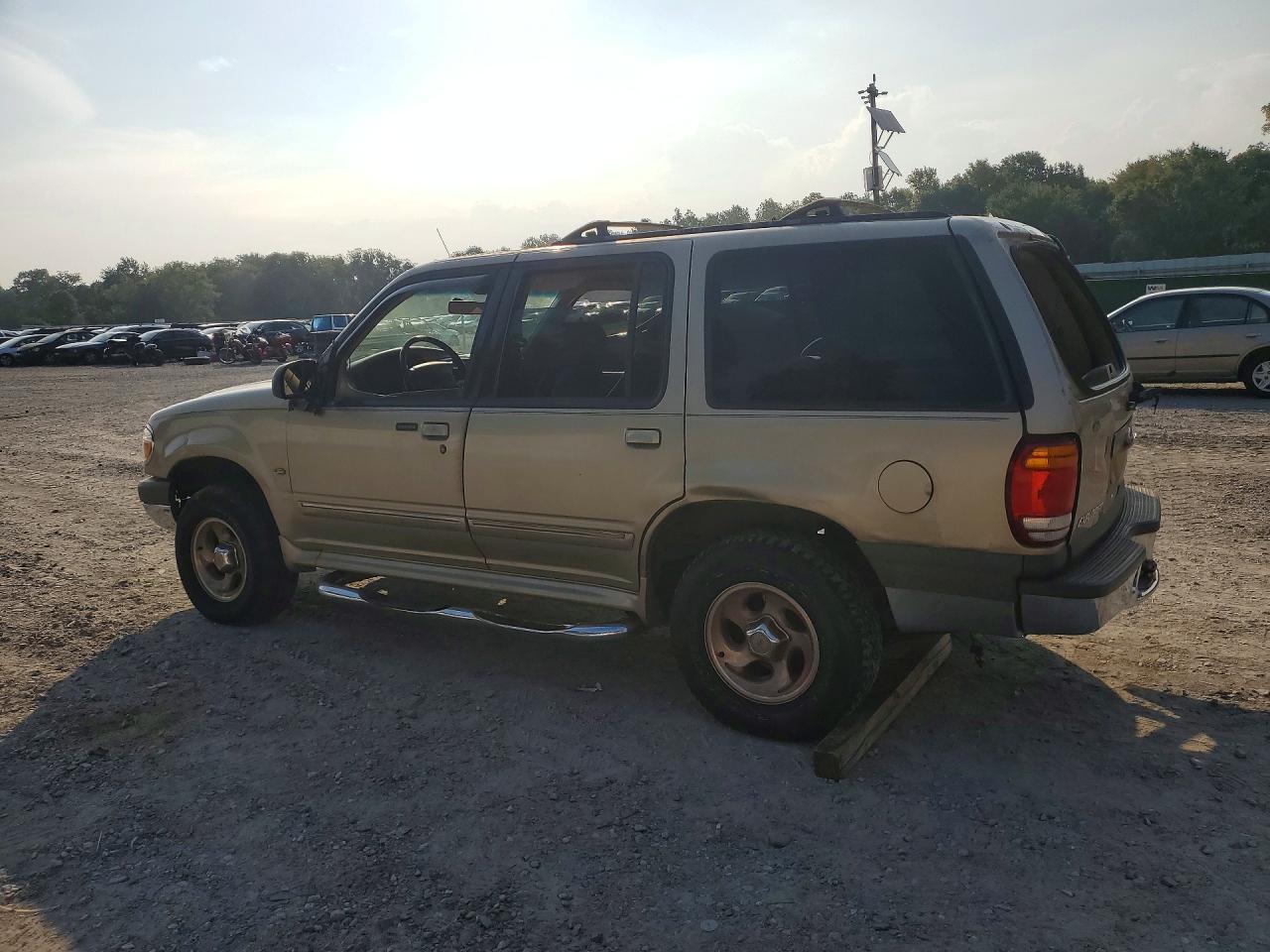 2000 Ford Explorer Xlt - Фото 2