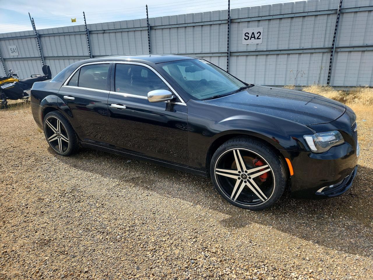 2016 Chrysler 300C Platinum - Image 4