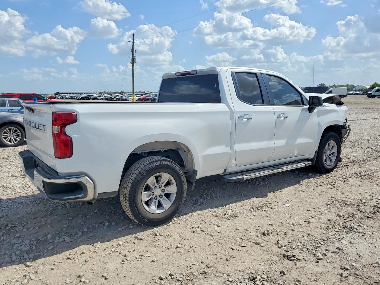 2019 Chevrolet Silverado C1500 - Image 3