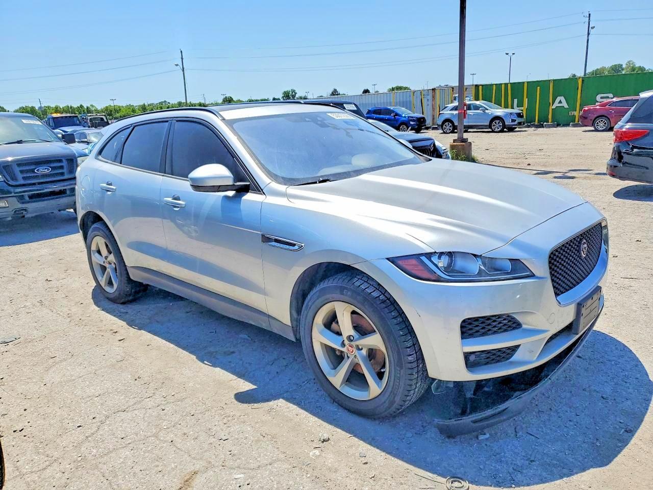 2017 Jaguar F-Pace Premium - Image 4