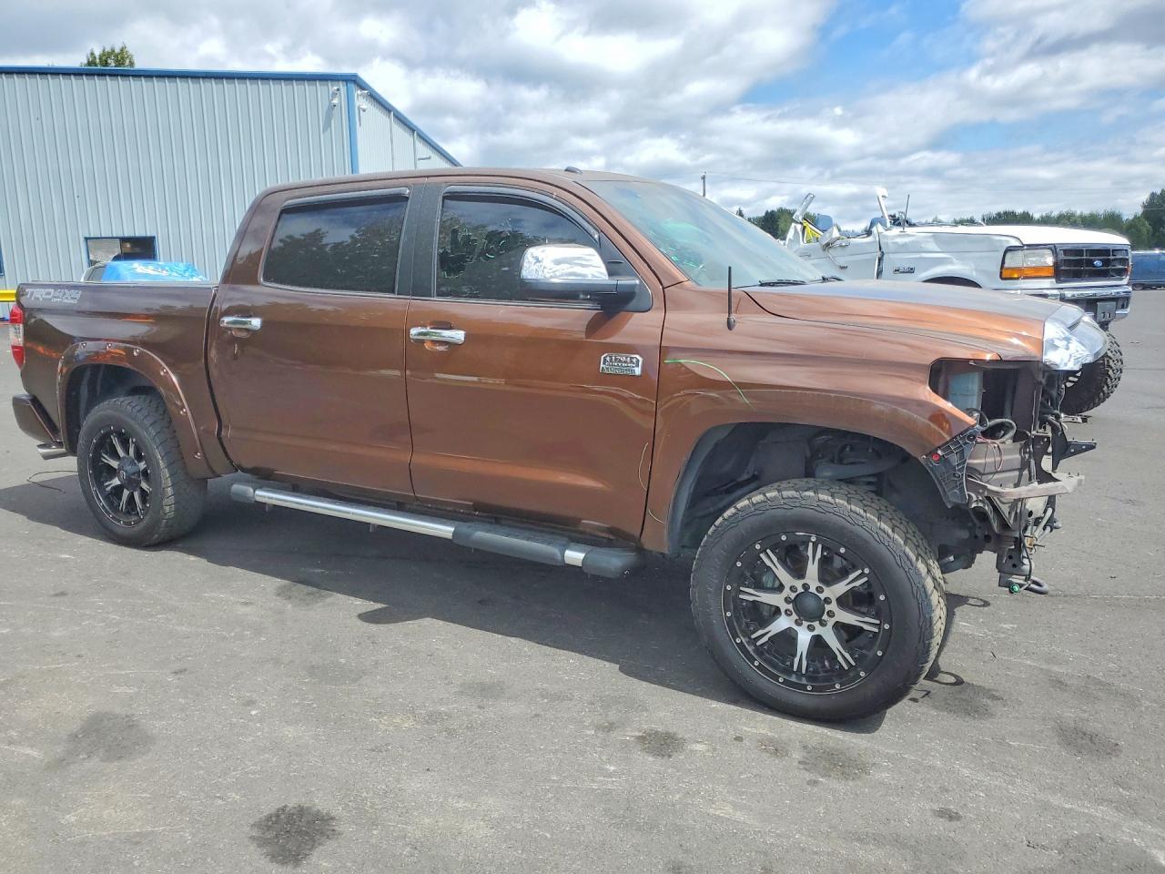 2014 Toyota Tundra Crewmax Platinum - Image 4