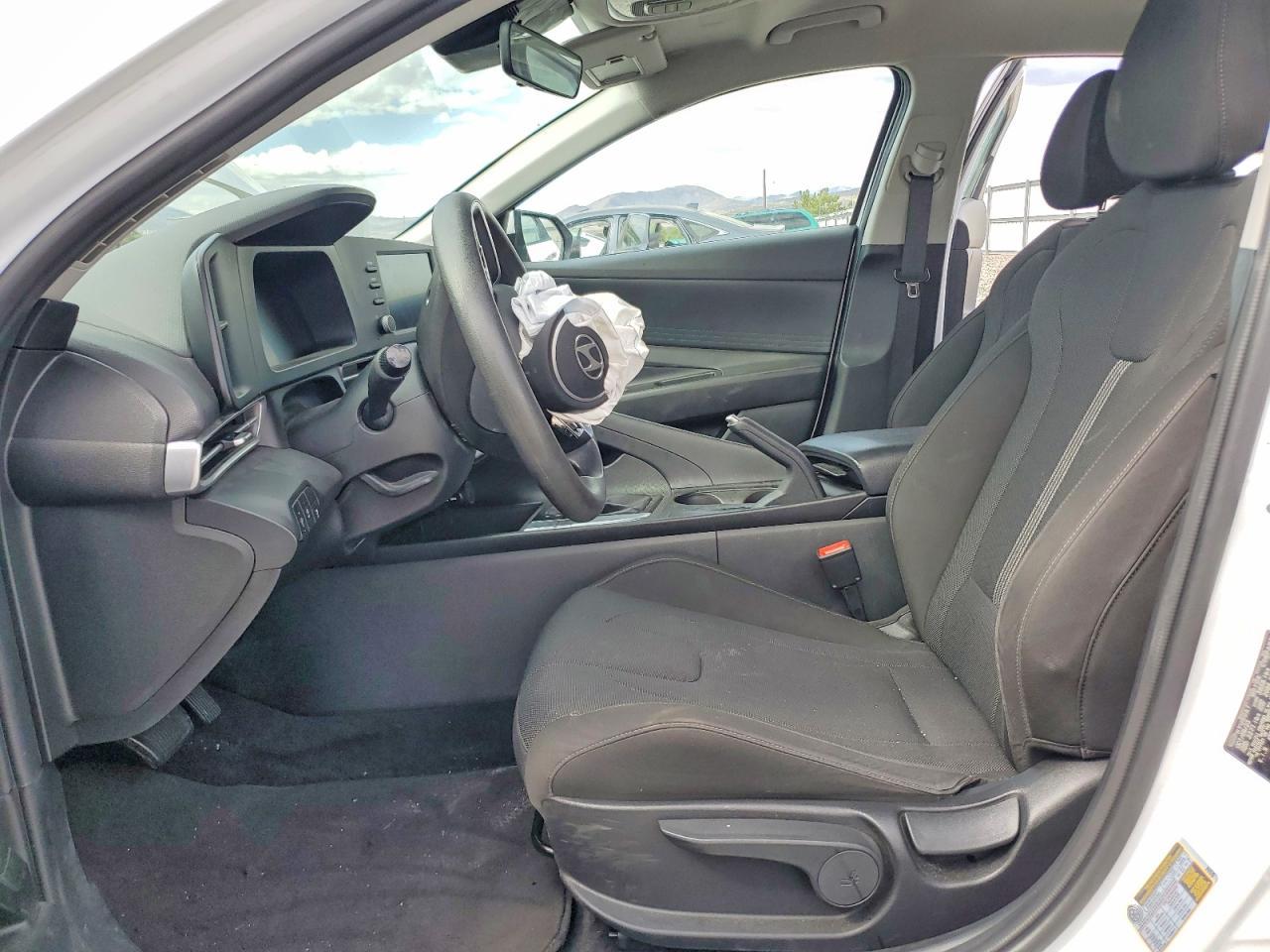 2024 Hyundai Elantra Se - Фото 7