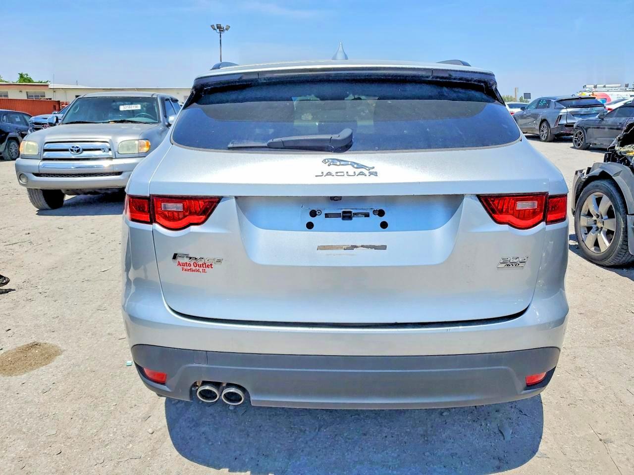 2017 Jaguar F-Pace Premium - Image 6