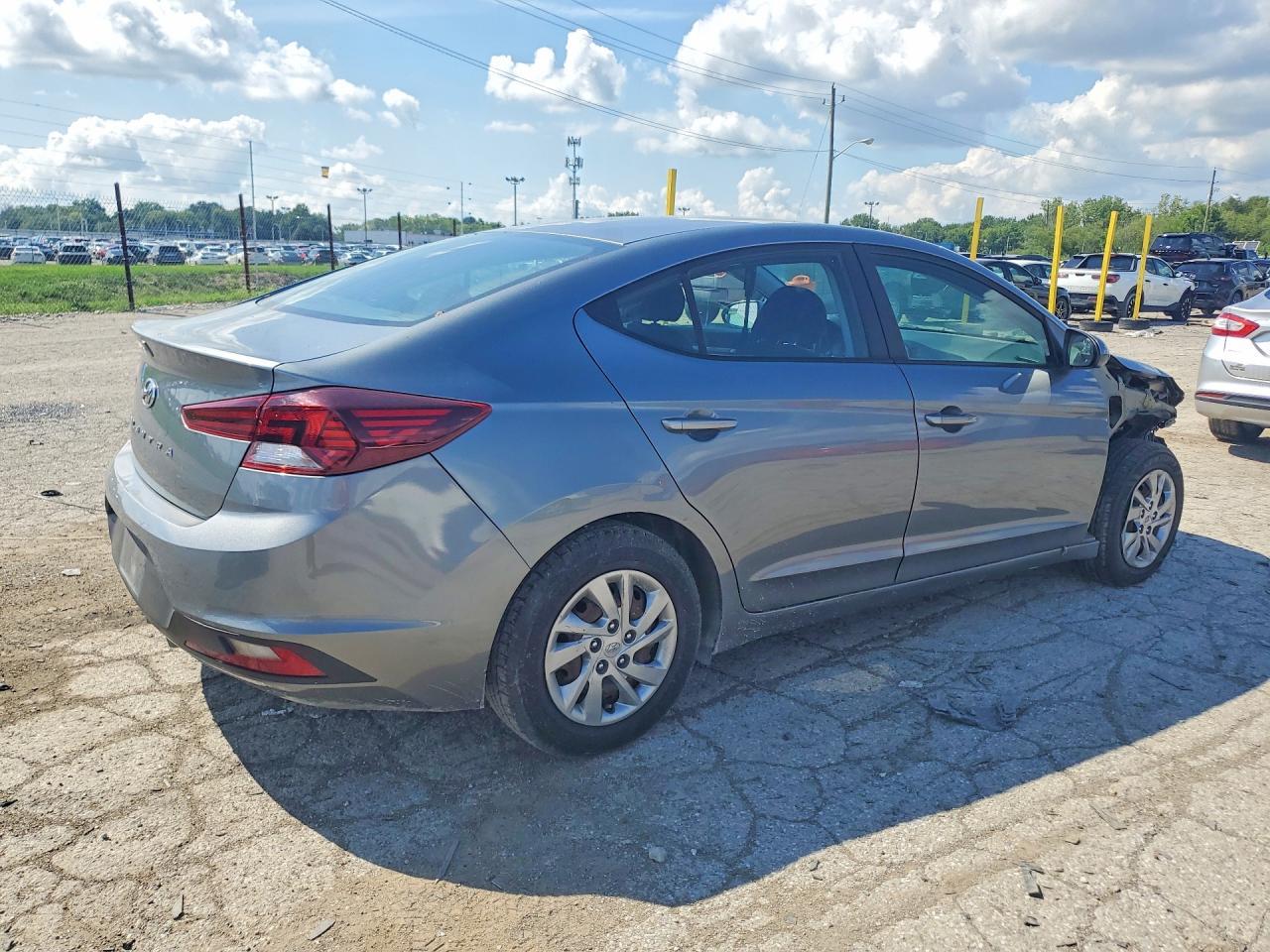 2019 Hyundai Elantra Se - Фото 3