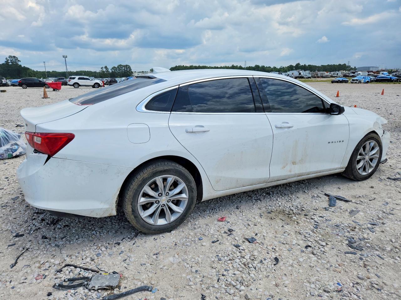 2024 Chevrolet Malibu Lt - Image 3