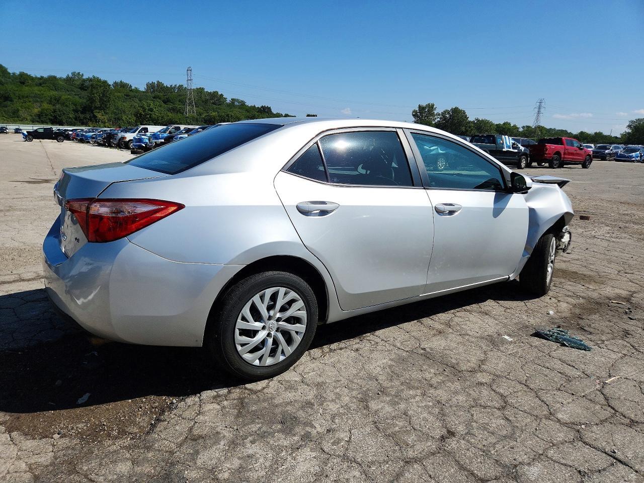 2018 Toyota Corolla Le - Фото 3