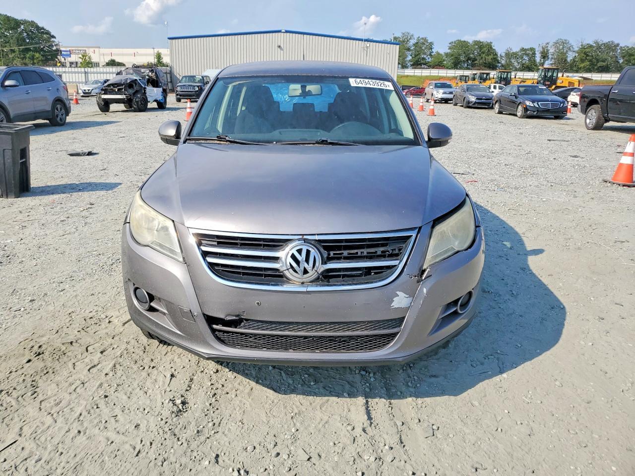 2010 Volkswagen Tiguan S - Image 5