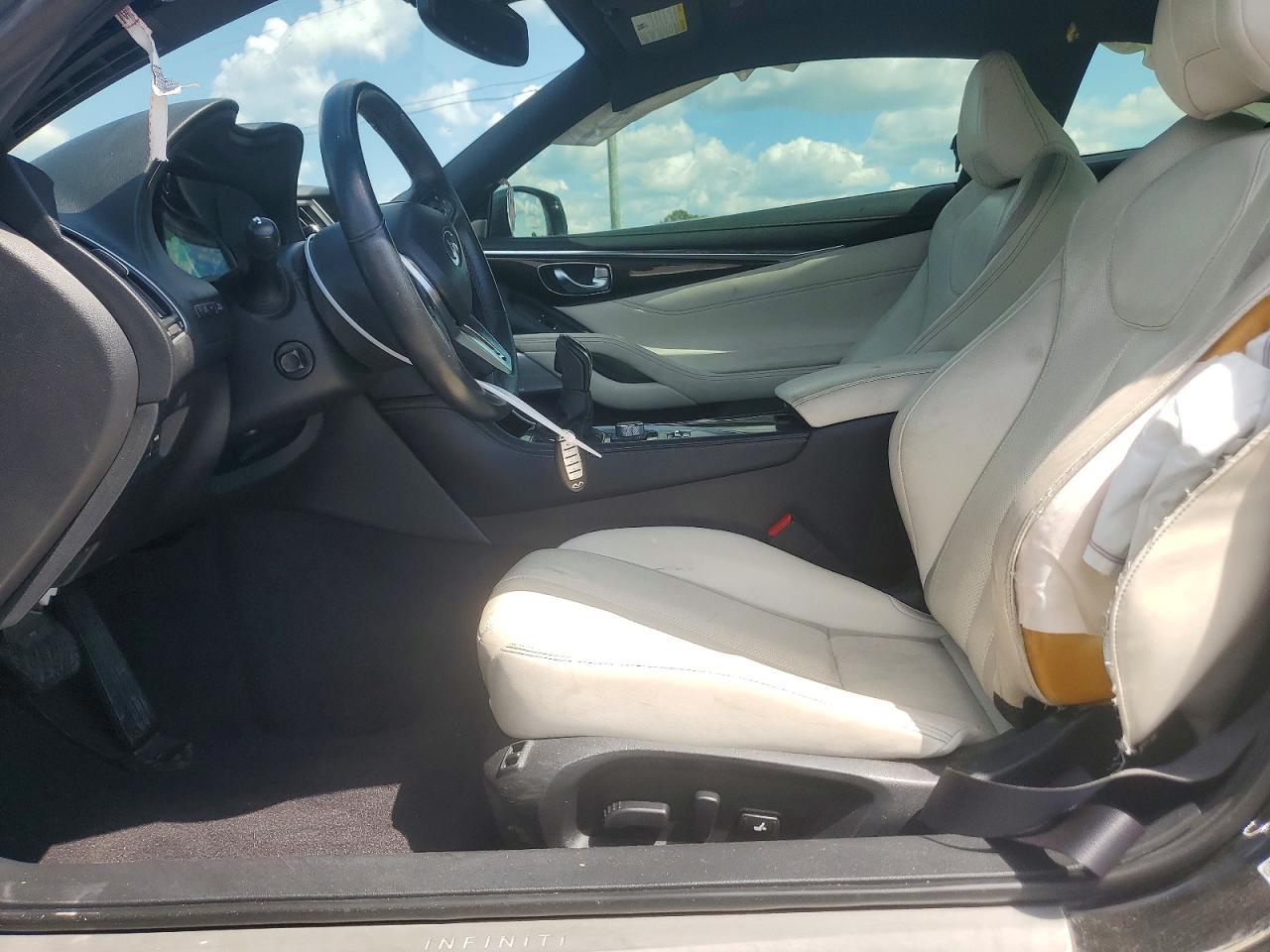 2017 Infiniti Q60 Premium - Image 7