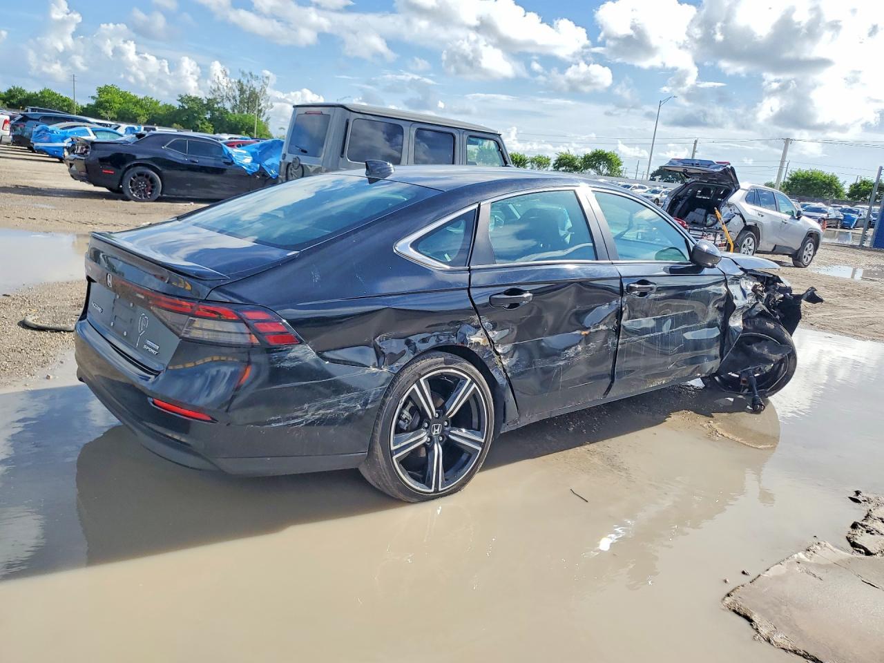 2025 Honda Accord Hybrid Sport - Image 3