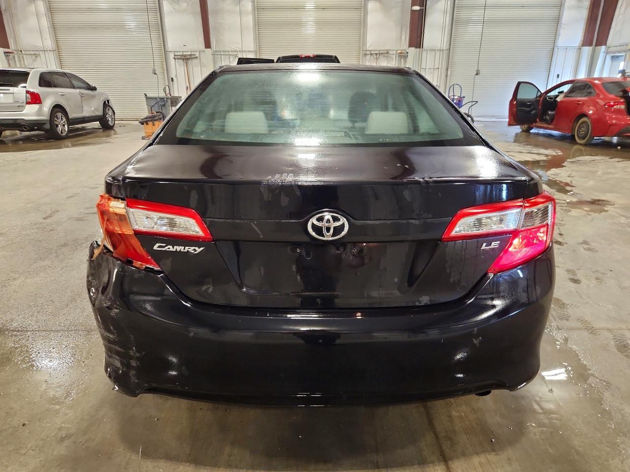 2014 Toyota Camry Le - Фото 6