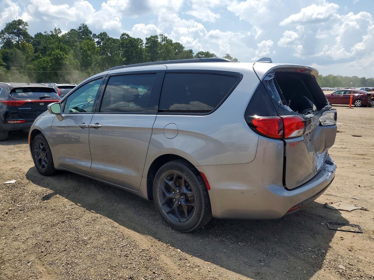 2019 Chrysler Pacifica Touring L Plus - Image 2