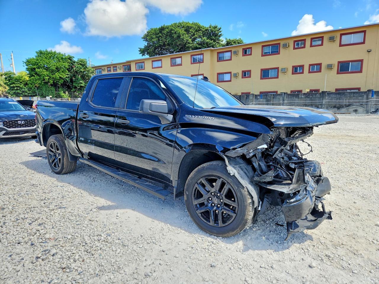 2022 Chevrolet Silverado C1500 Custom - Фото 4