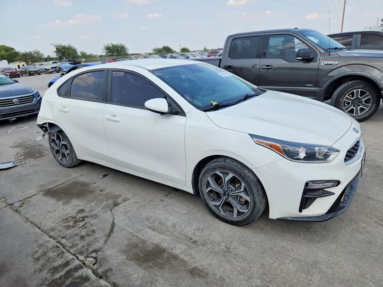 2020 Kia Forte Lxs - Image 4