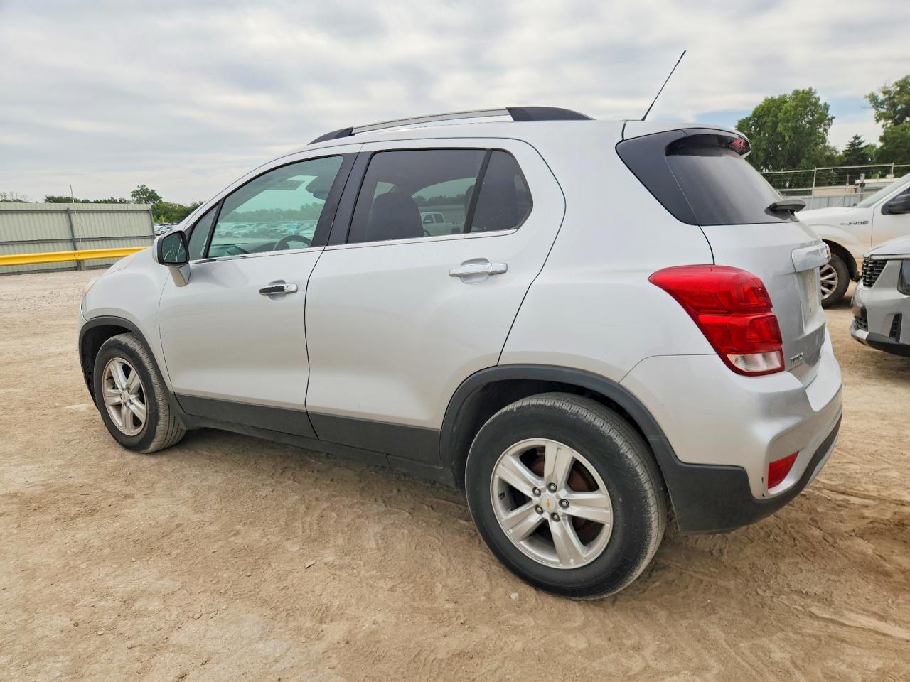 2018 Chevrolet Trax 1Lt - Image 2