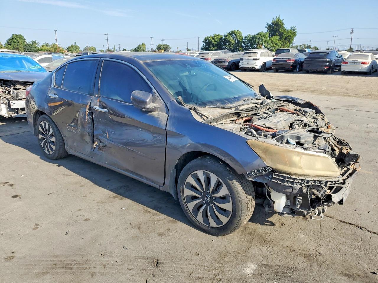 2015 Honda Accord Touring Hybrid - Image 4