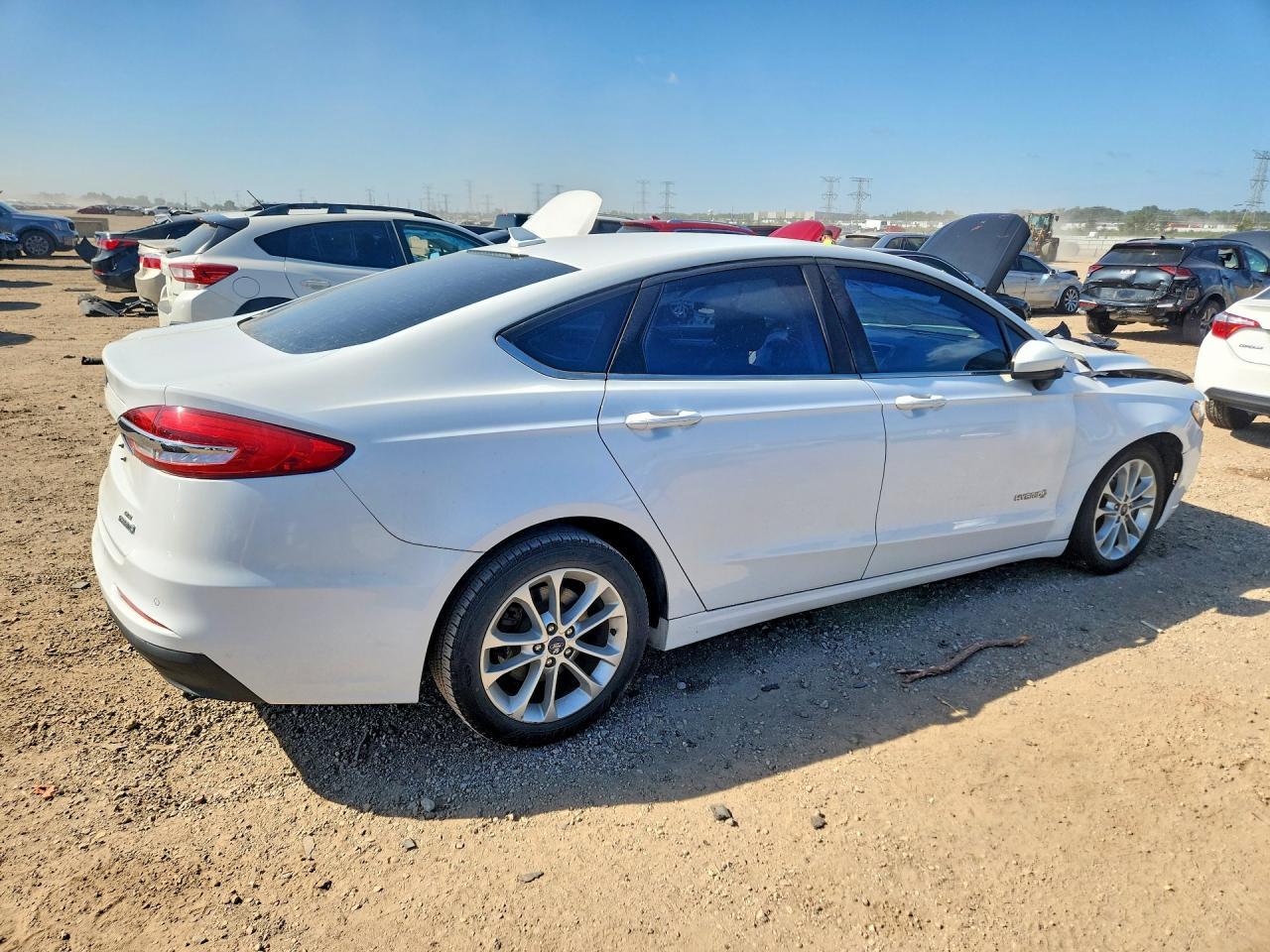 2019 Ford Fusion Se - Image 3