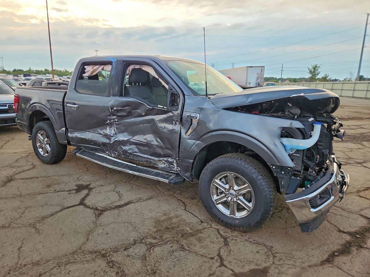 2025 Ford F150 Xlt - Image 4