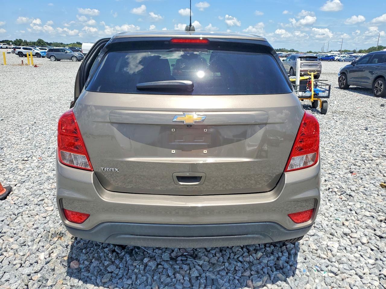 2020 Chevrolet Trax Ls - Image 6