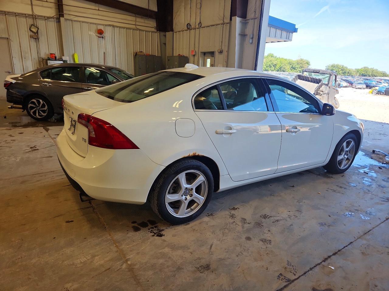 2013 Volvo S60 T5 - Image 3