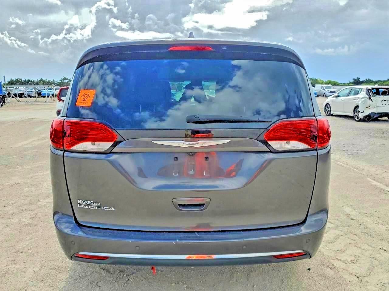 2017 Chrysler Pacifica Touring L Plus - Image 6