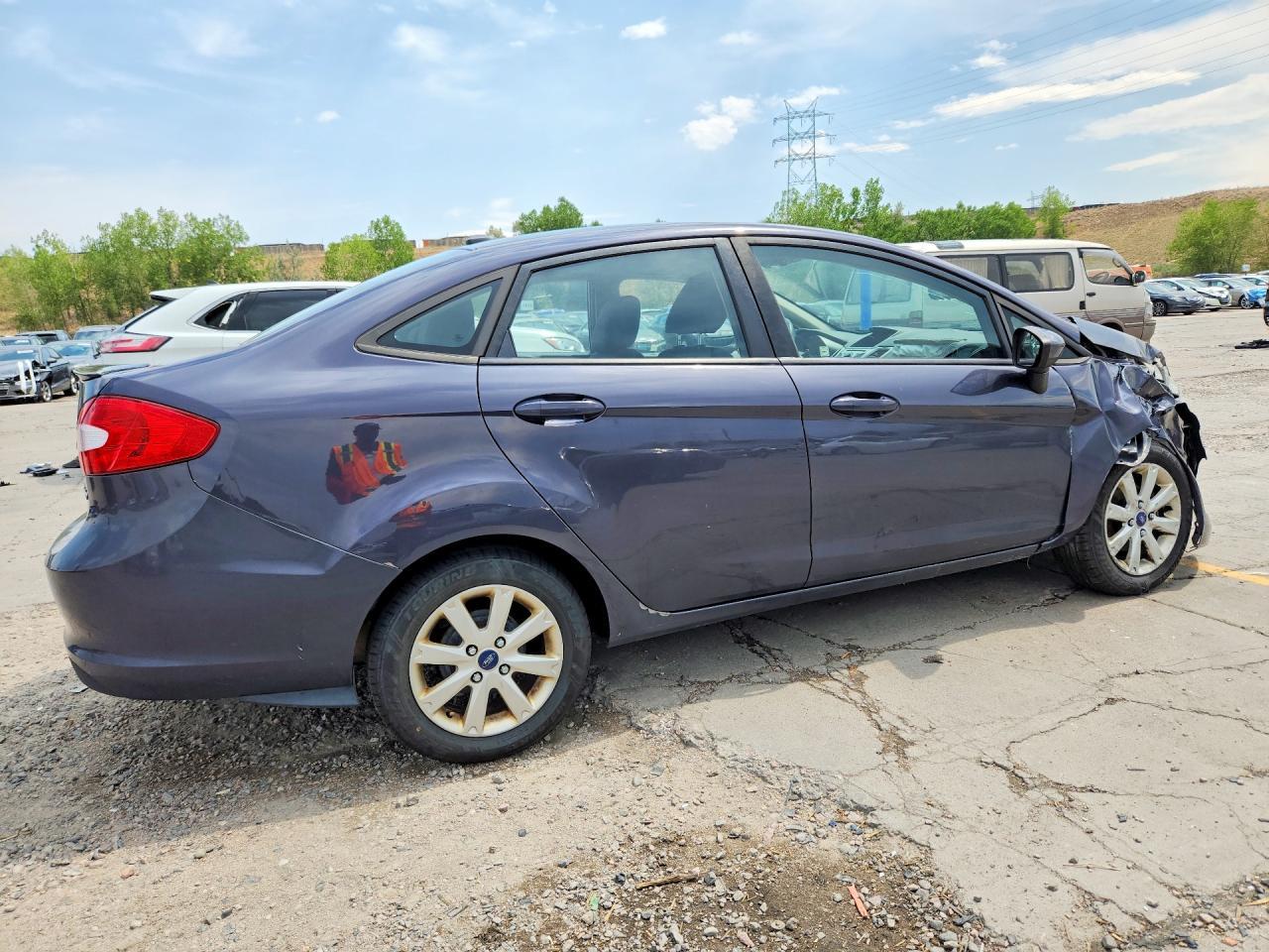 2012 Ford Fiesta Se - Фото 3