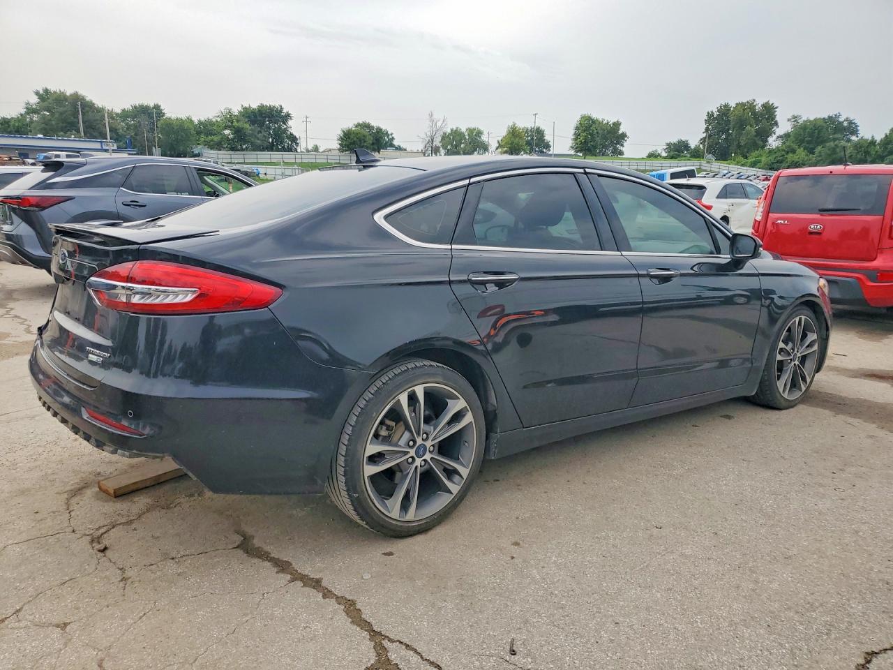 2020 Ford Fusion Titanium - Фото 3