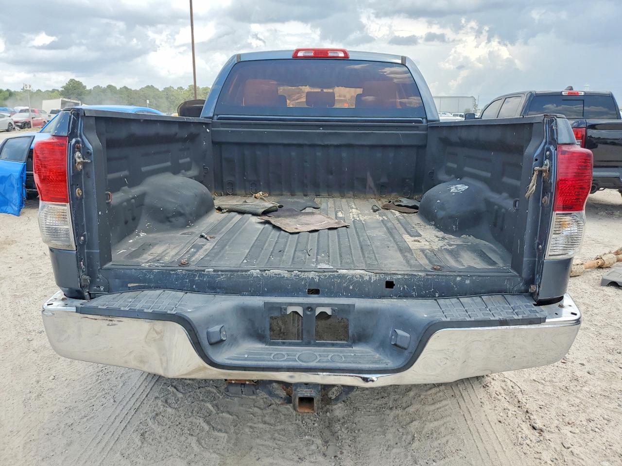 2010 Toyota Tundra Double Cab Sr5 - Image 6