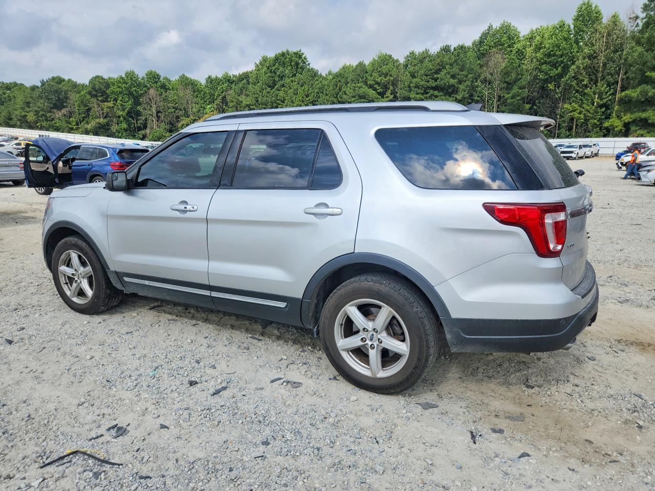 2018 Ford Explorer Xlt - Image 2