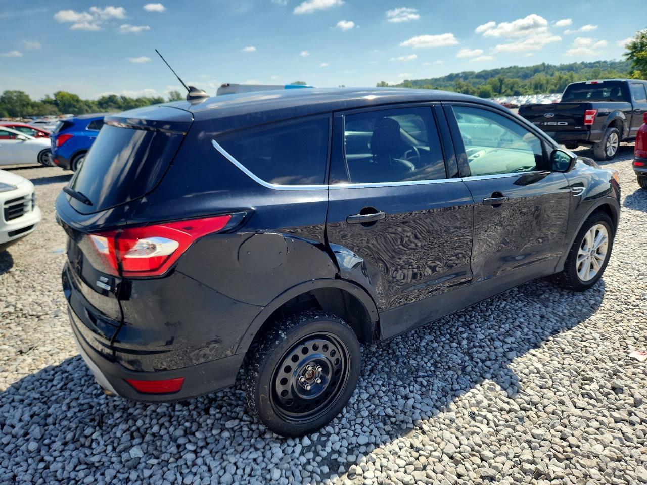 2019 Ford Escape Se - Фото 3