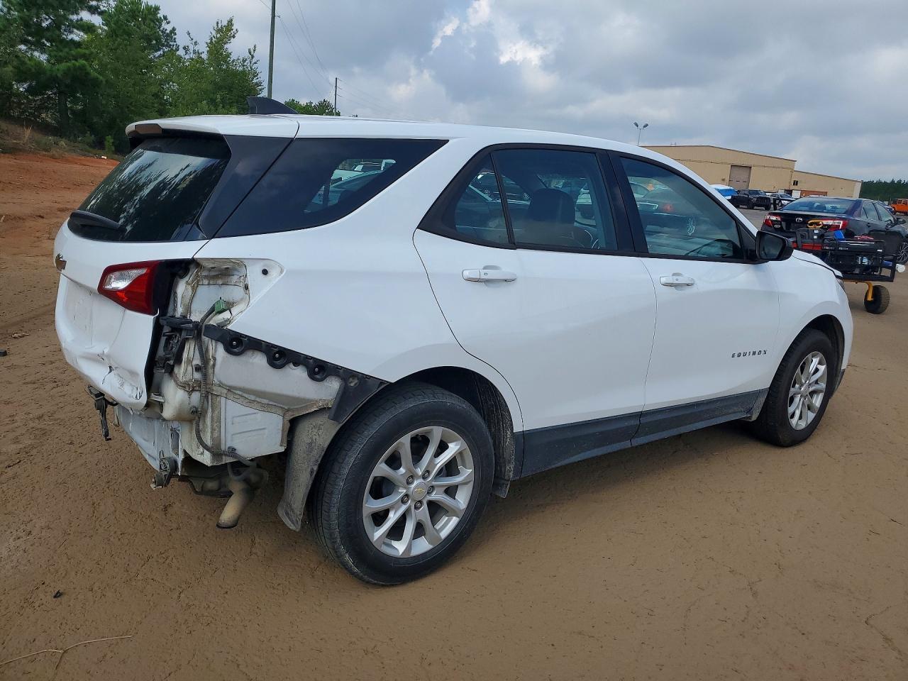 2018 Chevrolet Equinox Ls - Фото 3