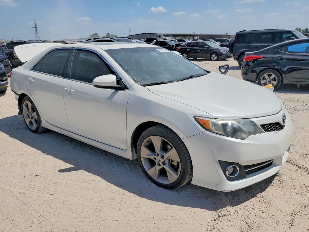 2012 Toyota Camry Se Sport Limited Edition - Image 4
