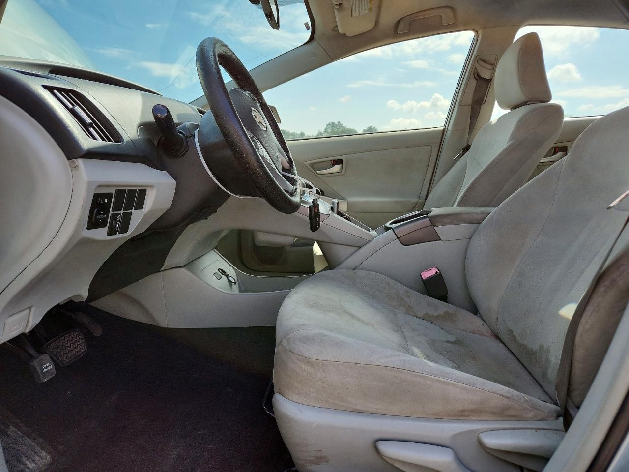2013 Toyota Prius Two - Image 7