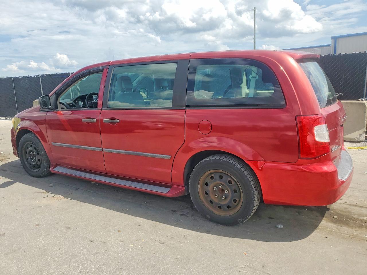 2015 Dodge Grand Caravan Se - Image 2