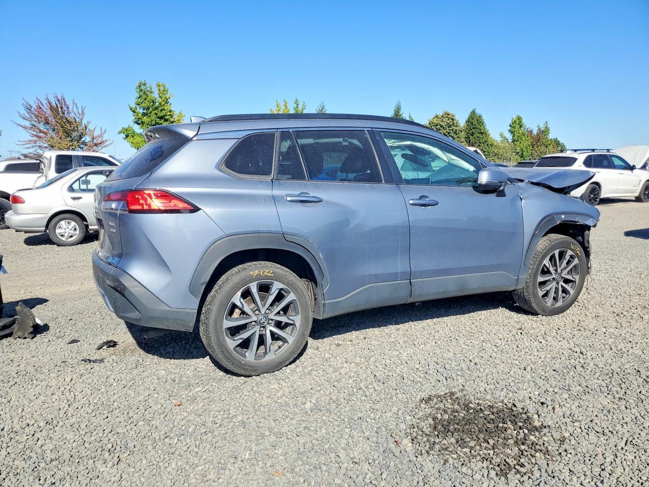 2022 Toyota Corolla Cross Xle - Image 3