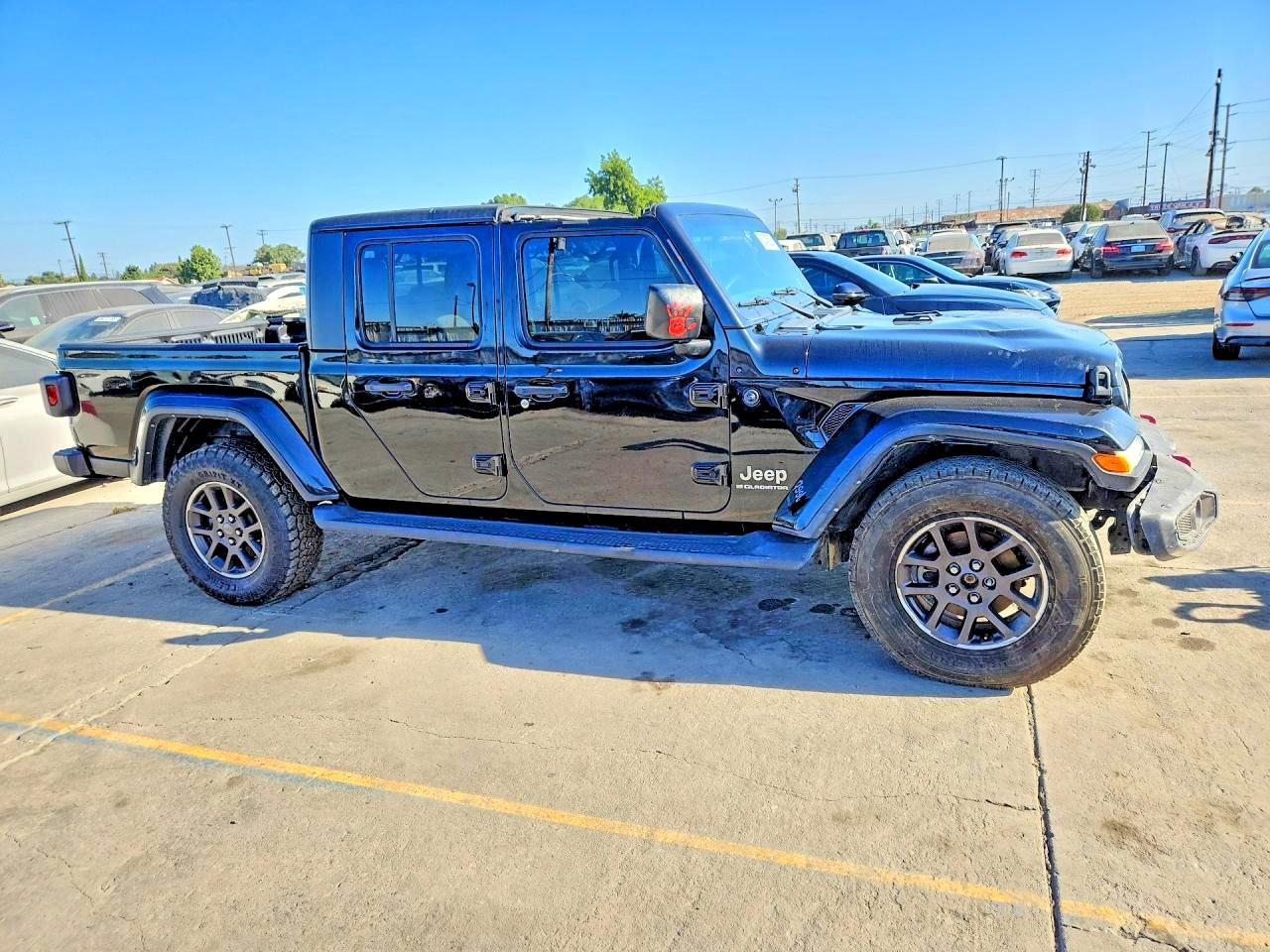 2023 Jeep Gladiator Overland - Image 4